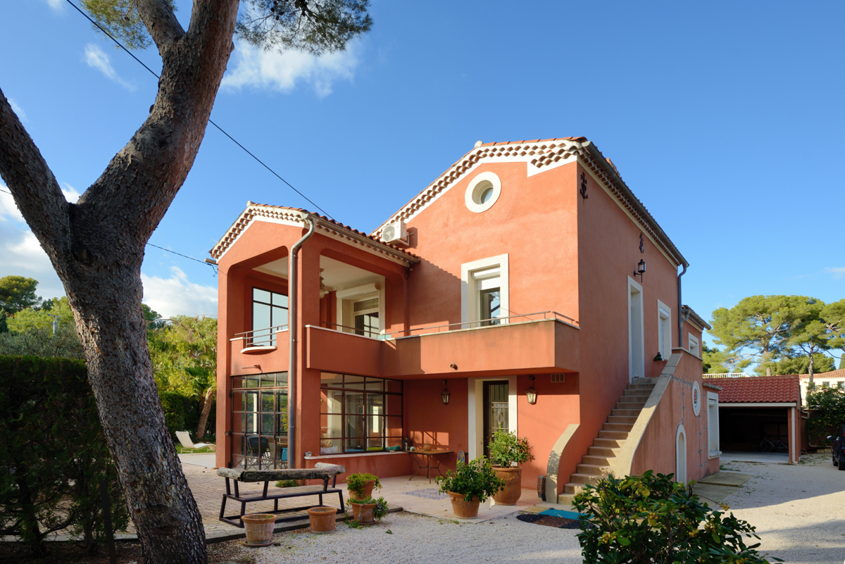 Chris Hellier (c) Copyright